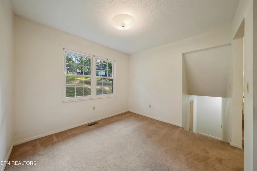 155 Chestnut Hill Rd Harriman, TN 37748