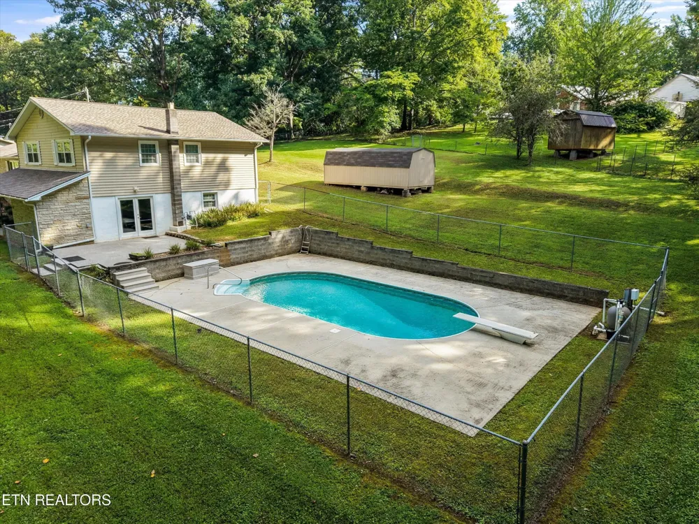 155 Chestnut Hill Rd Harriman, TN 37748