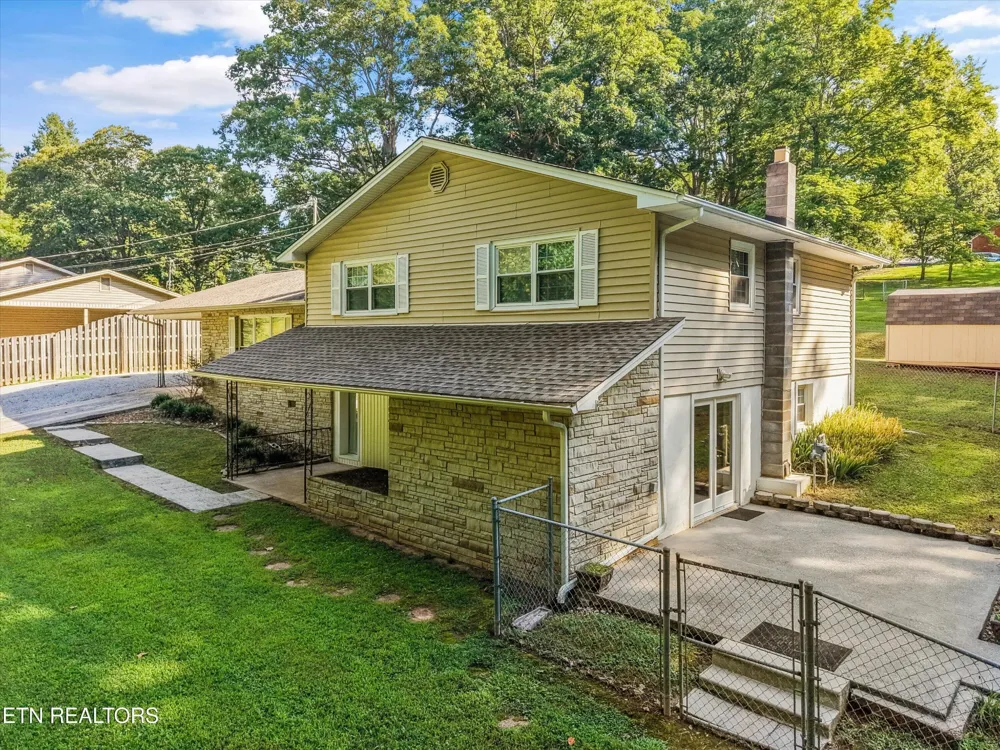 155 Chestnut Hill Rd Harriman, TN 37748