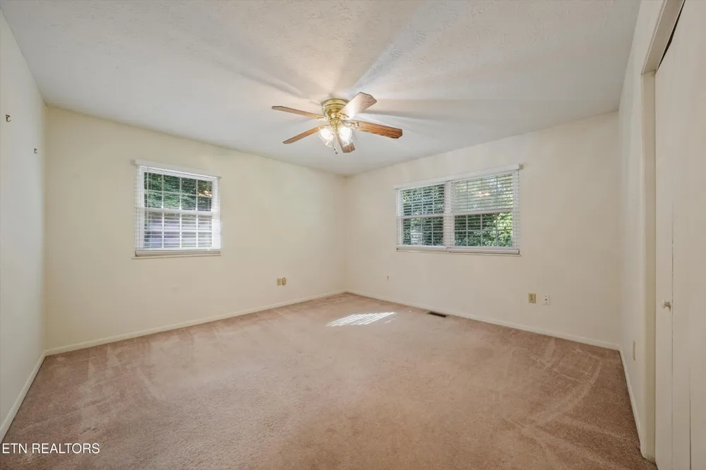 155 Chestnut Hill Rd Harriman, TN 37748