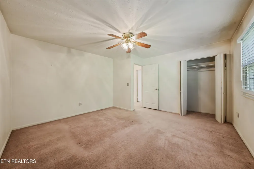 155 Chestnut Hill Rd Harriman, TN 37748