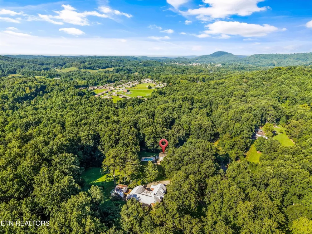 155 Chestnut Hill Rd Harriman, TN 37748