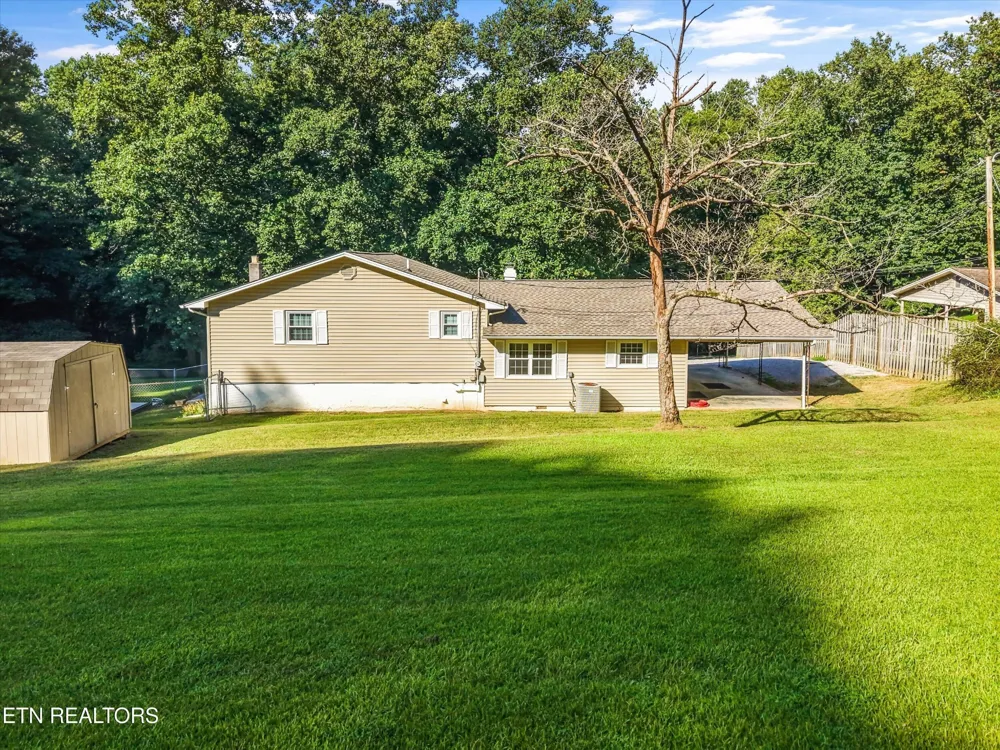 155 Chestnut Hill Rd Harriman, TN 37748
