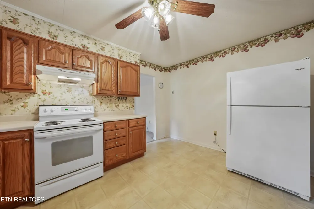 155 Chestnut Hill Rd Harriman, TN 37748