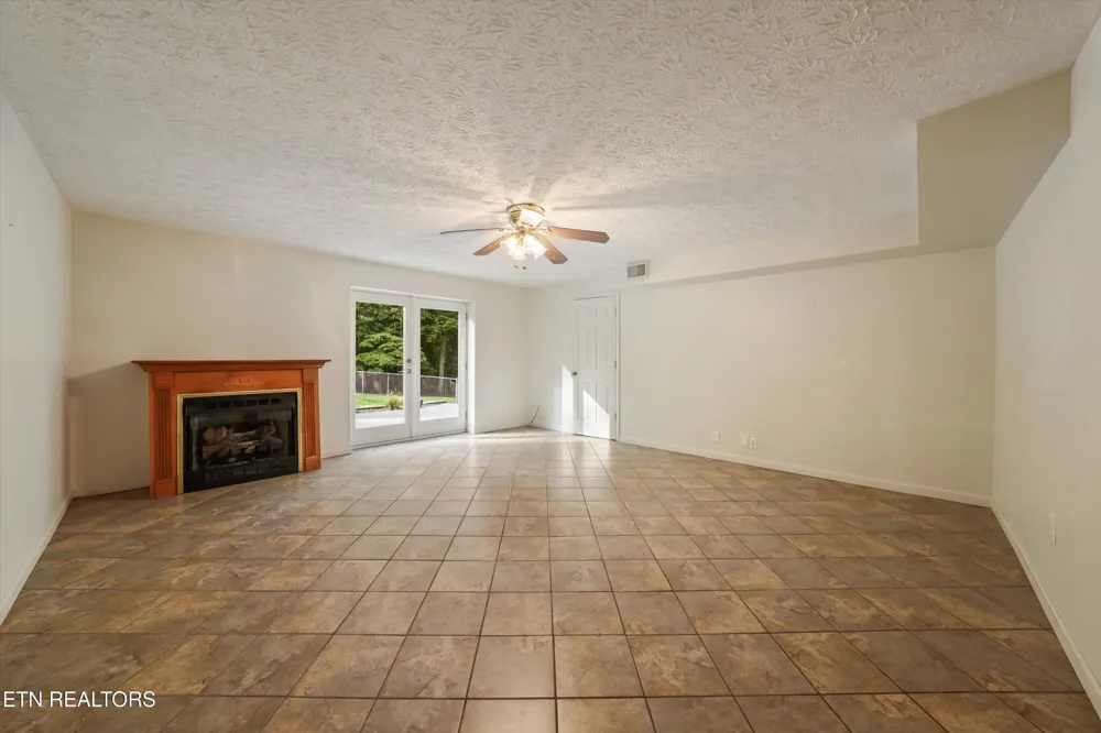 155 Chestnut Hill Rd Harriman, TN 37748