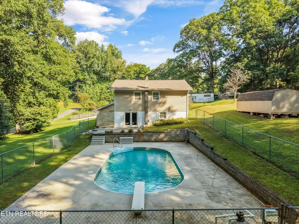 155 Chestnut Hill Rd Harriman, TN 37748