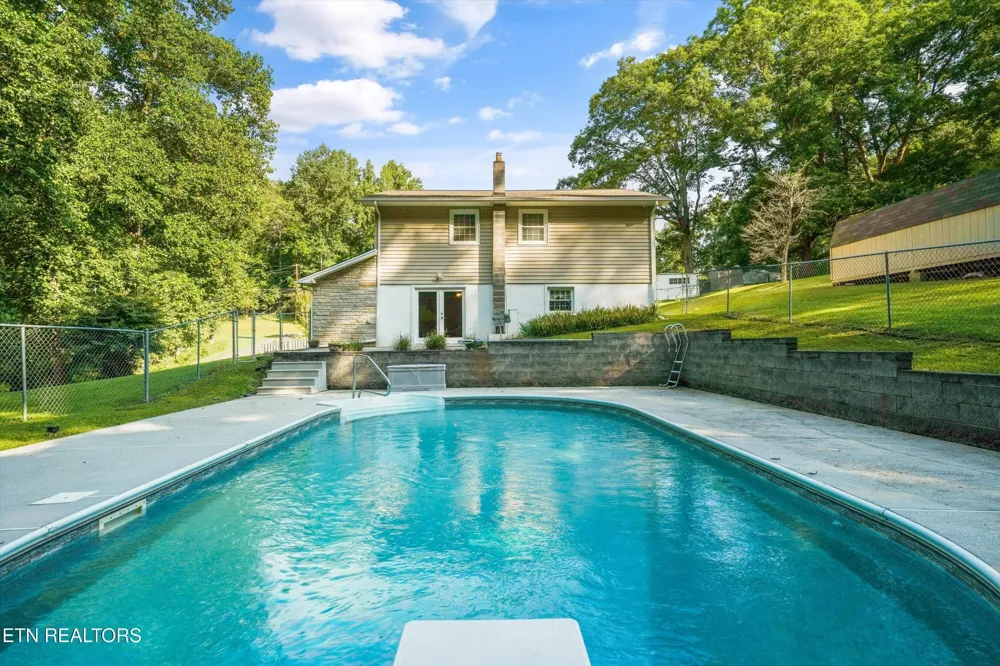 155 Chestnut Hill Rd Harriman, TN 37748