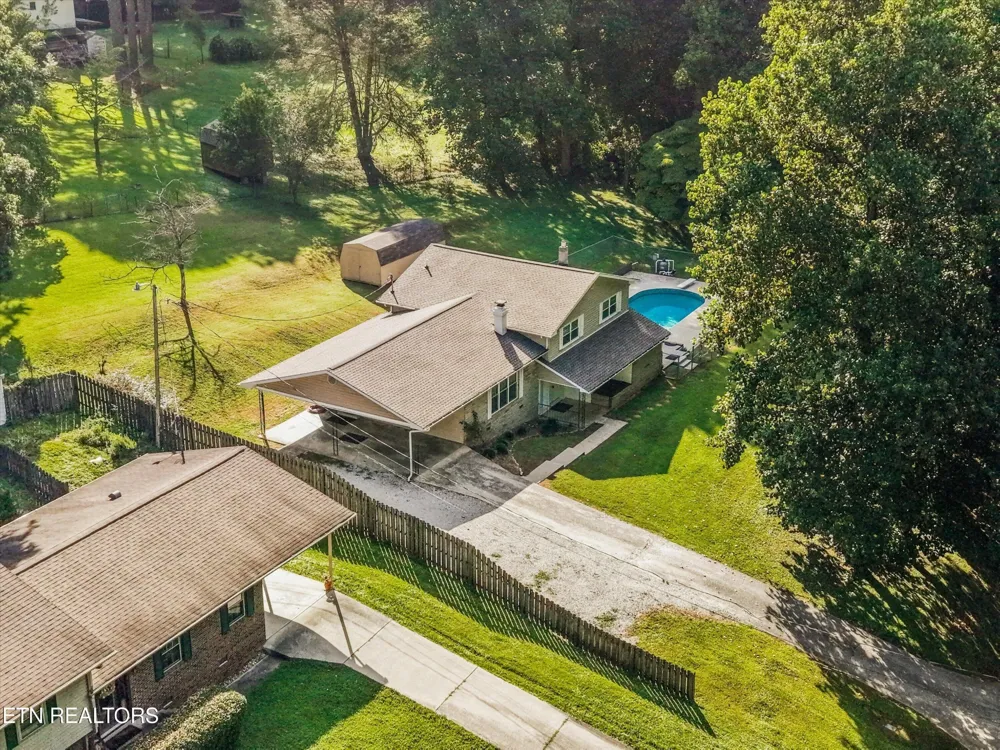 155 Chestnut Hill Rd Harriman, TN 37748