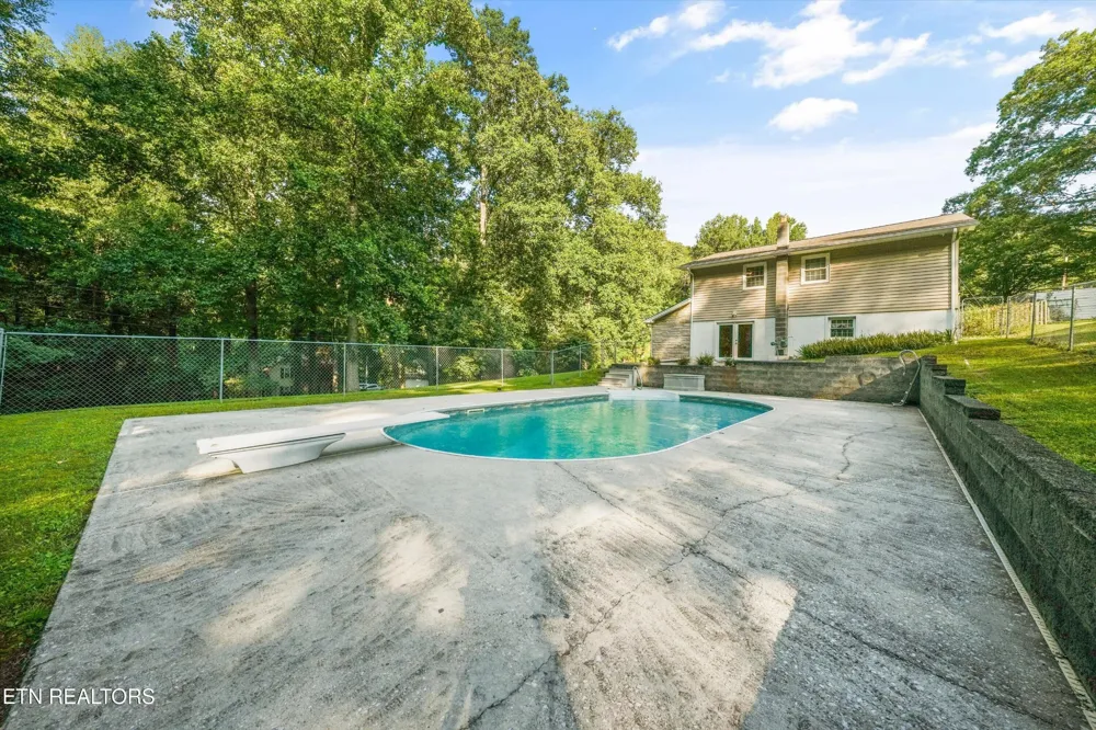 155 Chestnut Hill Rd Harriman, TN 37748