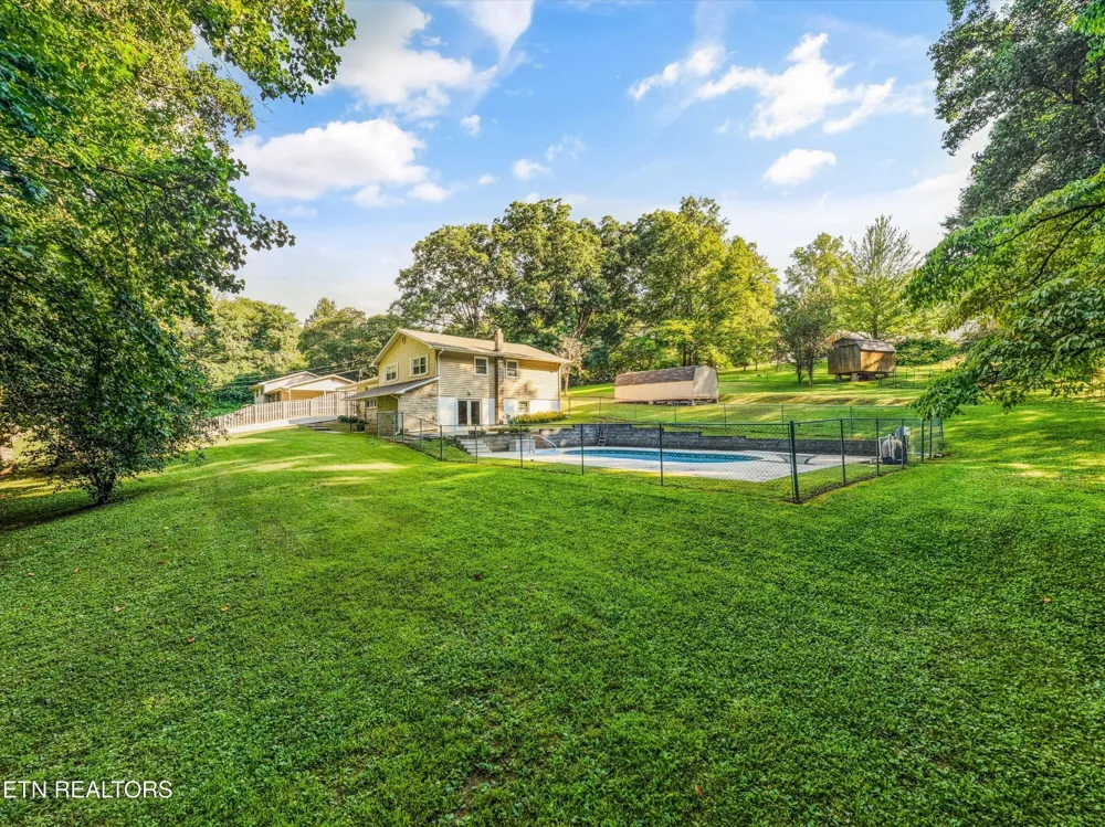 155 Chestnut Hill Rd Harriman, TN 37748
