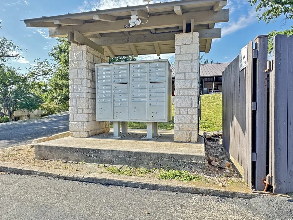 1210 Hi Stirrup #206 #UNIT 206 Horseshoe Bay, TX 78657