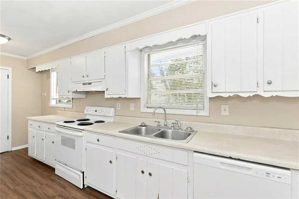 2909 Briarwood Boulevard East Point, GA 30344