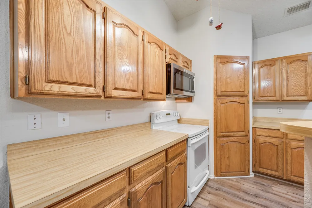 2816 Harvest Lake Drive Irving, TX 75060