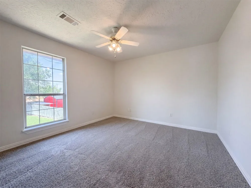 107 S Creek Drive Bellville, TX 77418
