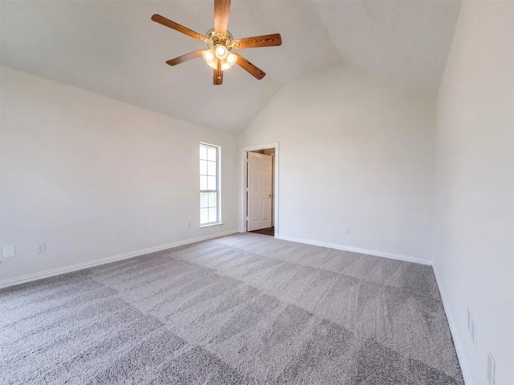 107 S Creek Drive Bellville, TX 77418
