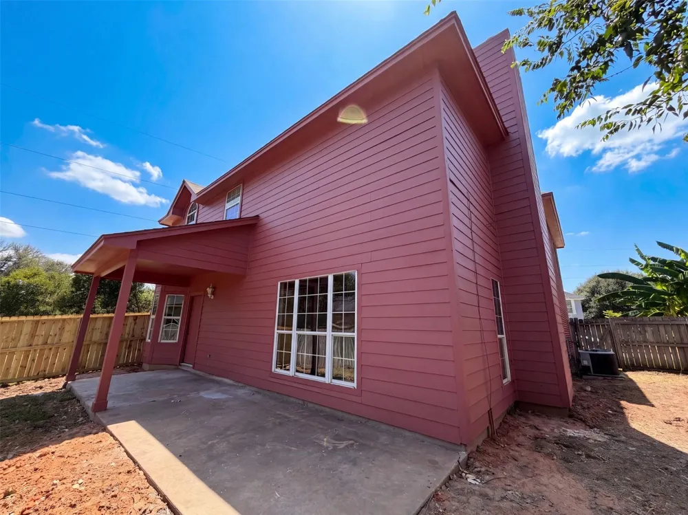 107 S Creek Drive Bellville, TX 77418
