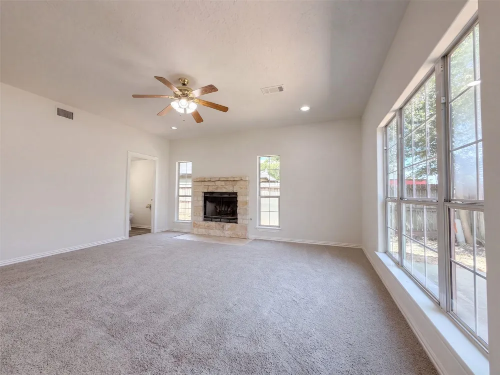 107 S Creek Drive Bellville, TX 77418
