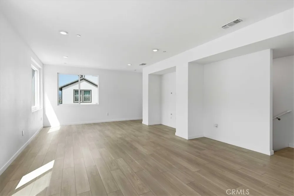 27308 Bear Creek Lane Valencia, CA 91381
