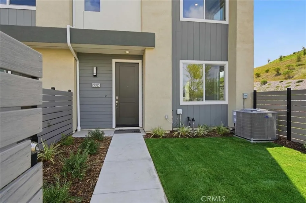 27308 Bear Creek Lane Valencia, CA 91381