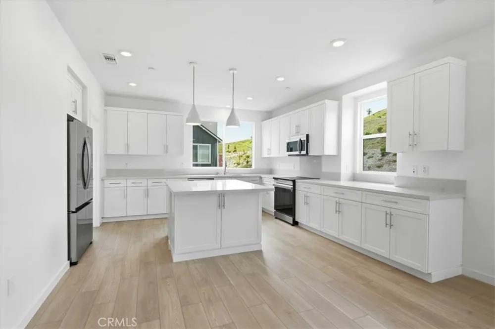 27308 Bear Creek Lane Valencia, CA 91381