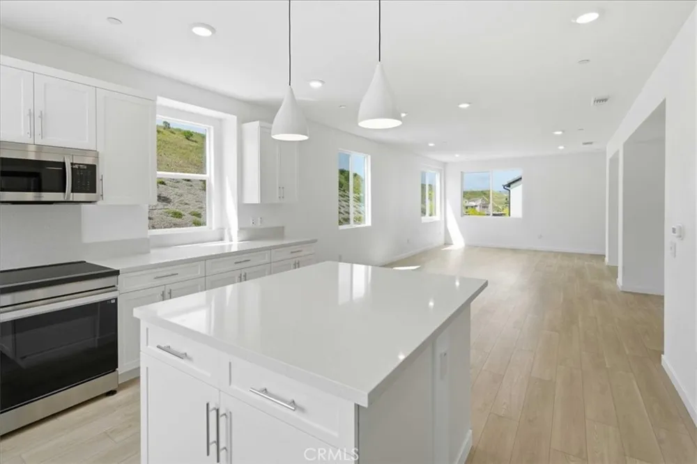 27308 Bear Creek Lane Valencia, CA 91381