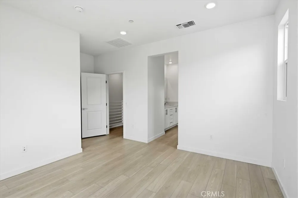 27308 Bear Creek Lane Valencia, CA 91381