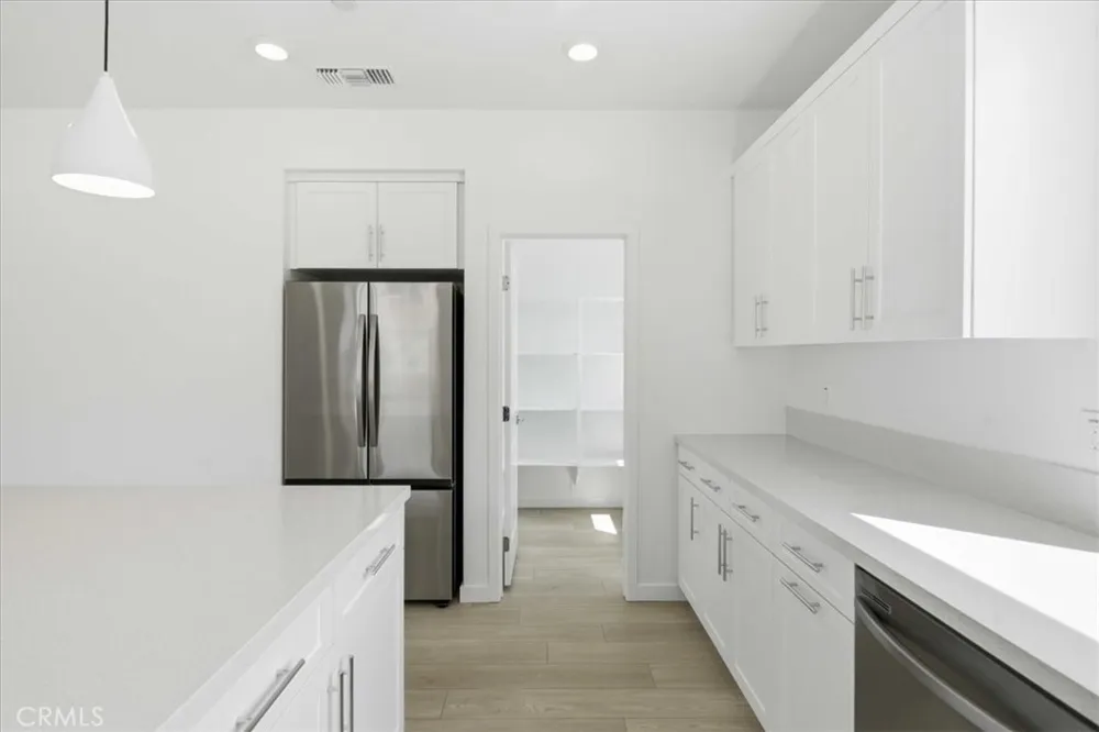 27308 Bear Creek Lane Valencia, CA 91381