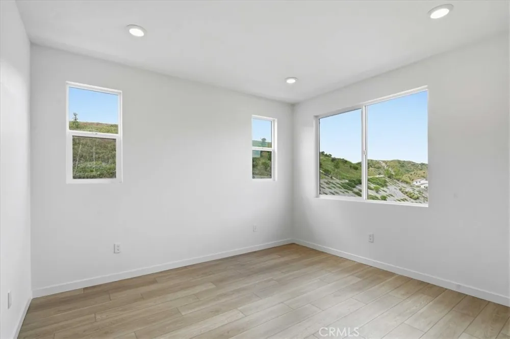 27308 Bear Creek Lane Valencia, CA 91381