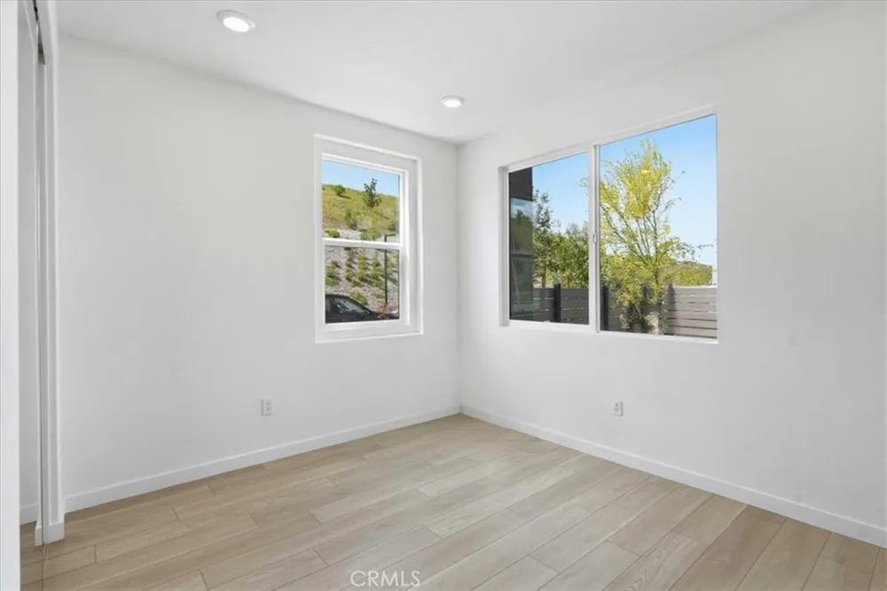 27308 Bear Creek Lane Valencia, CA 91381