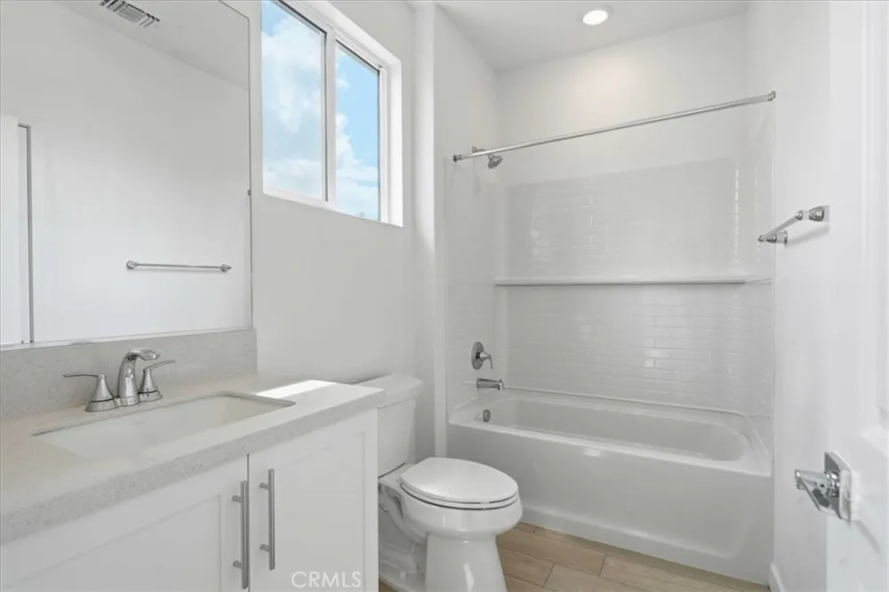 27308 Bear Creek Lane Valencia, CA 91381