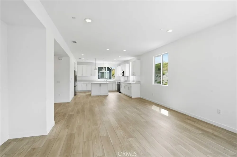 27308 Bear Creek Lane Valencia, CA 91381