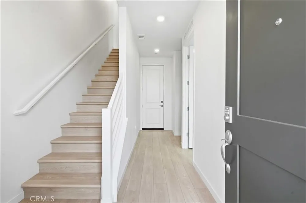 27308 Bear Creek Lane Valencia, CA 91381