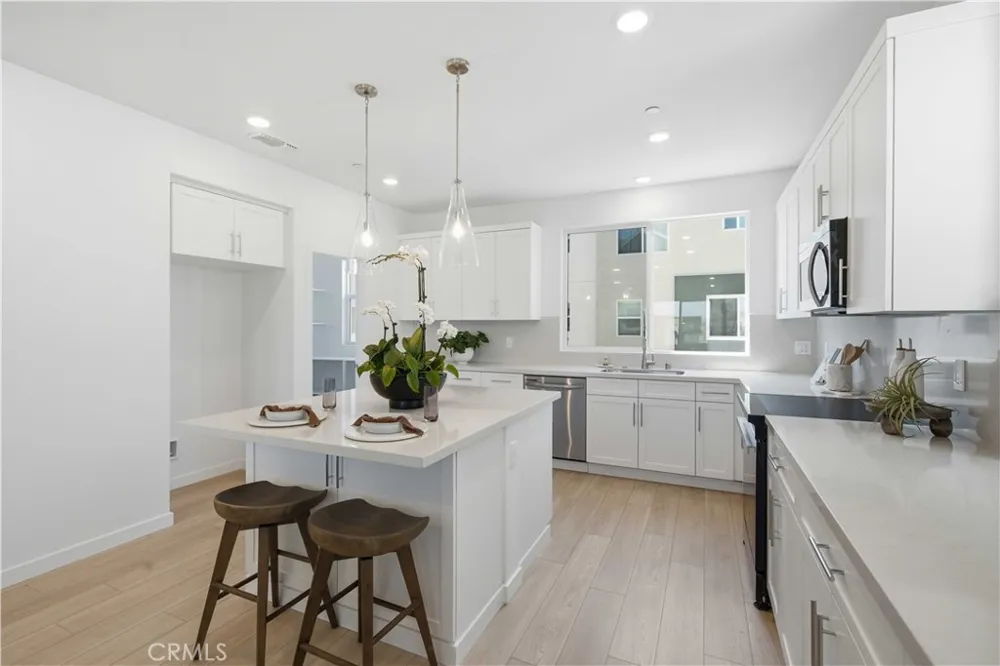 27308 Bear Creek Lane Valencia, CA 91381