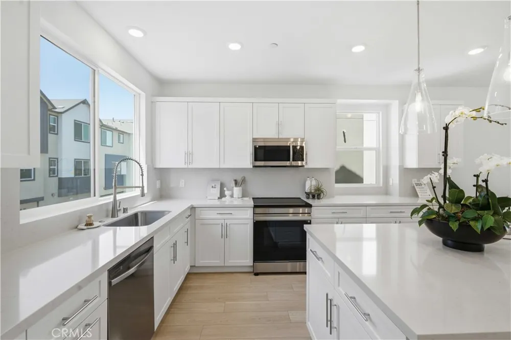 27308 Bear Creek Lane Valencia, CA 91381