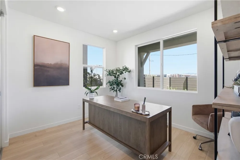 27308 Bear Creek Lane Valencia, CA 91381