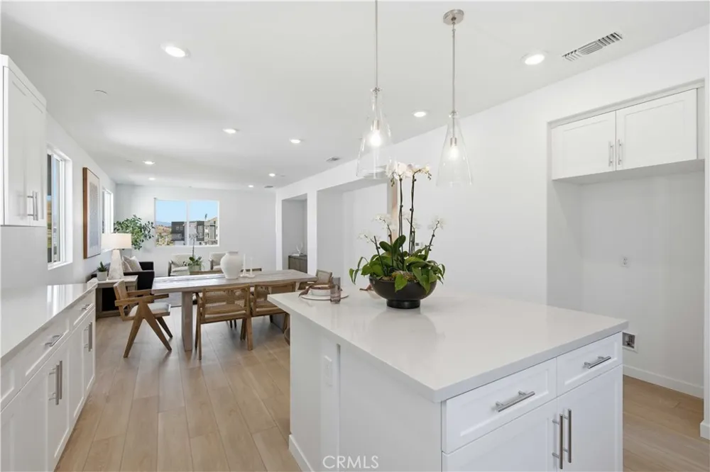 27308 Bear Creek Lane Valencia, CA 91381