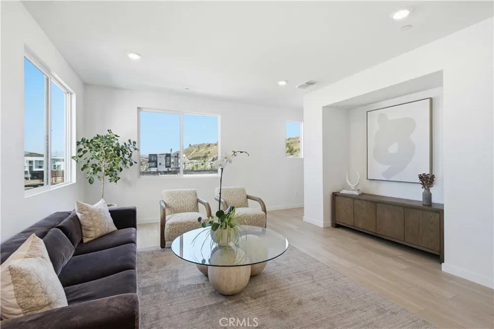 27308 Bear Creek Lane Valencia, CA 91381