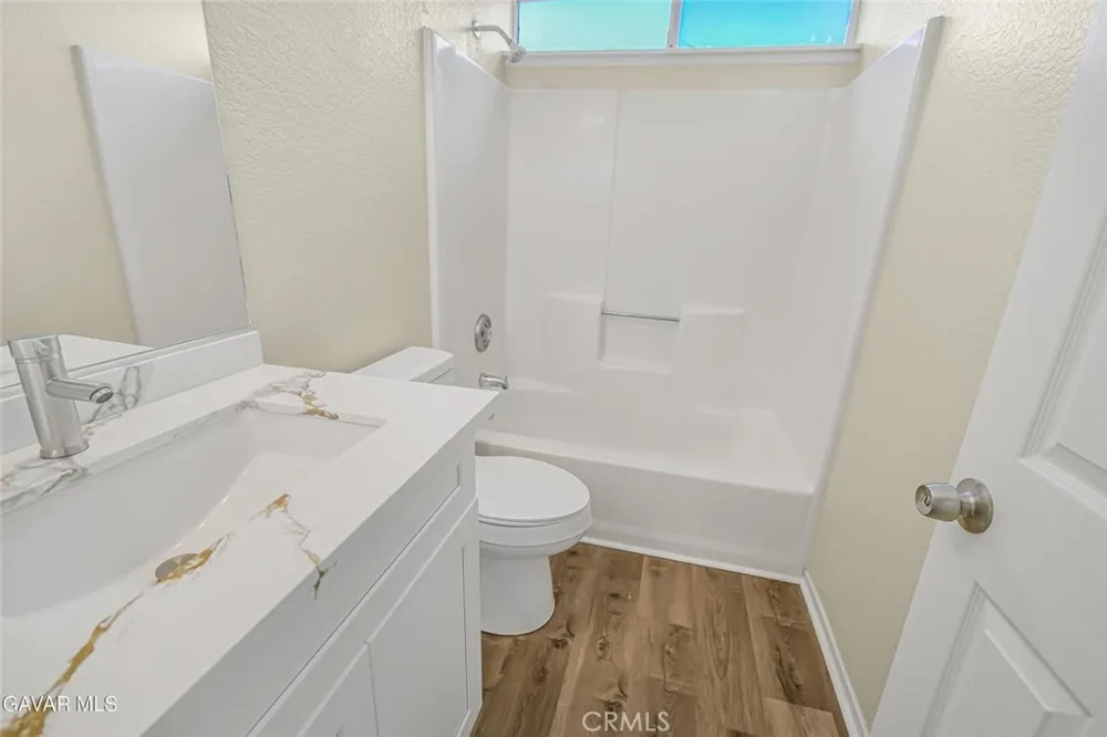 37324 97th Street East Littlerock, CA 93543