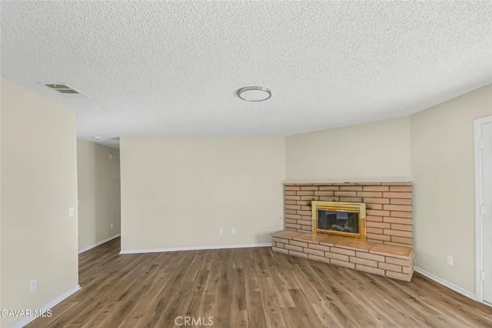 37324 97th Street East Littlerock, CA 93543