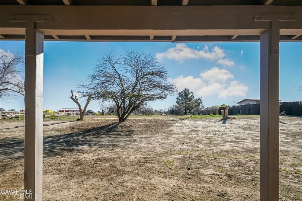 37324 97th Street East Littlerock, CA 93543