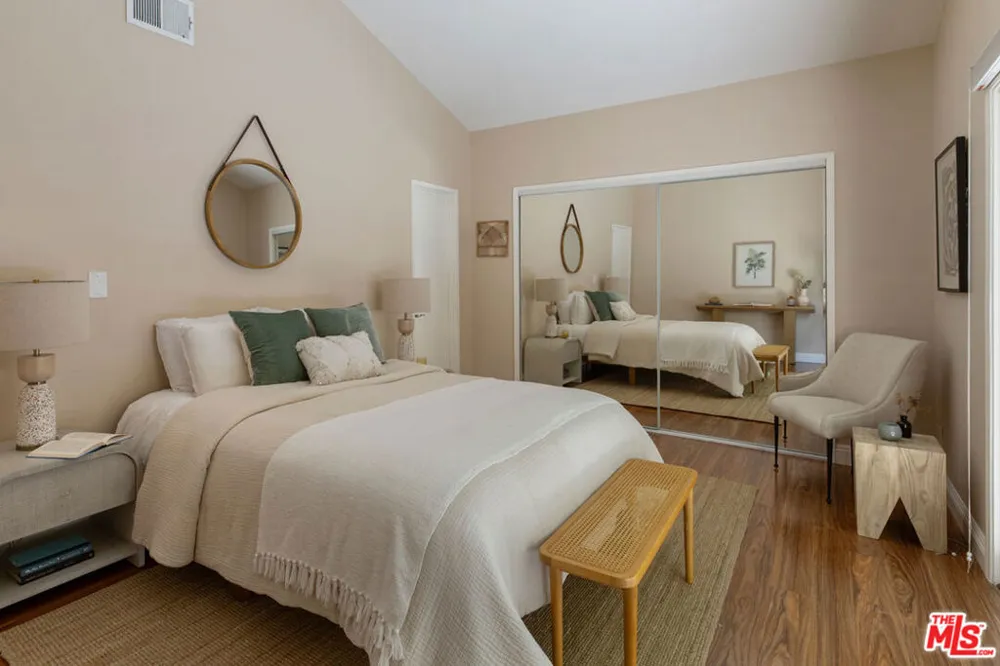 3751 Prestwick Drive Los Angeles, CA 90027