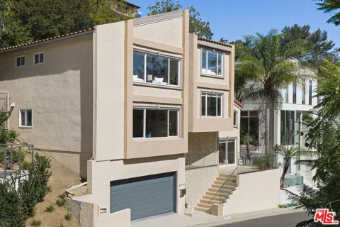 3751 Prestwick Drive