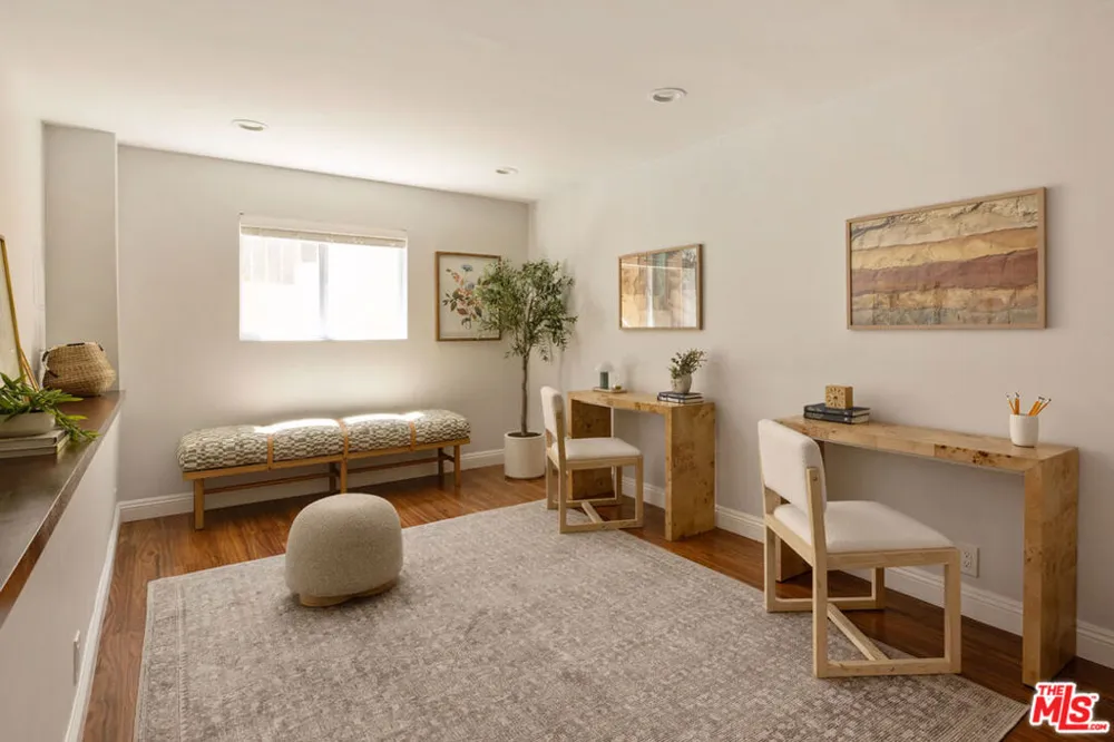 3751 Prestwick Drive Los Angeles, CA 90027