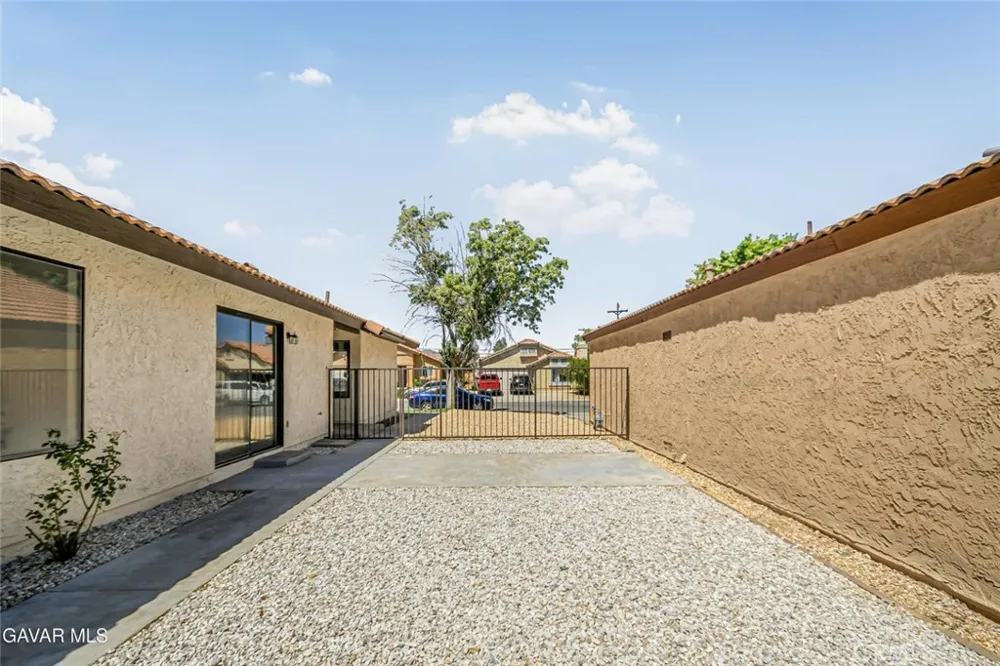 37456 Lilacview Avenue Palmdale, CA 93550