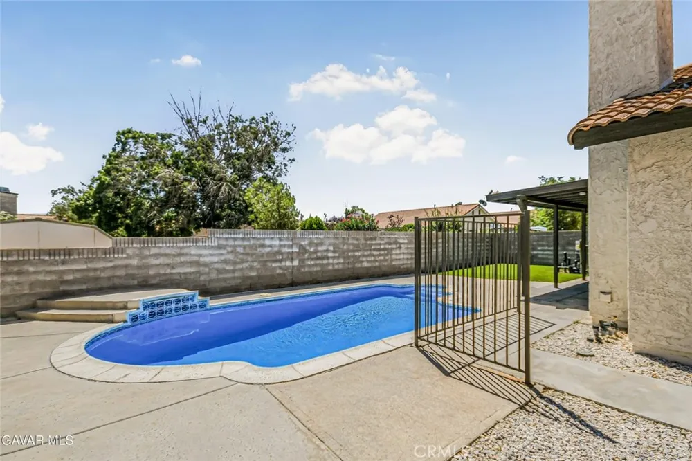 37456 Lilacview Avenue Palmdale, CA 93550