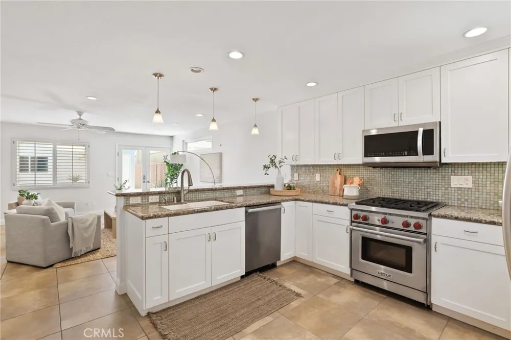 126 8th Seal Beach, CA 90740