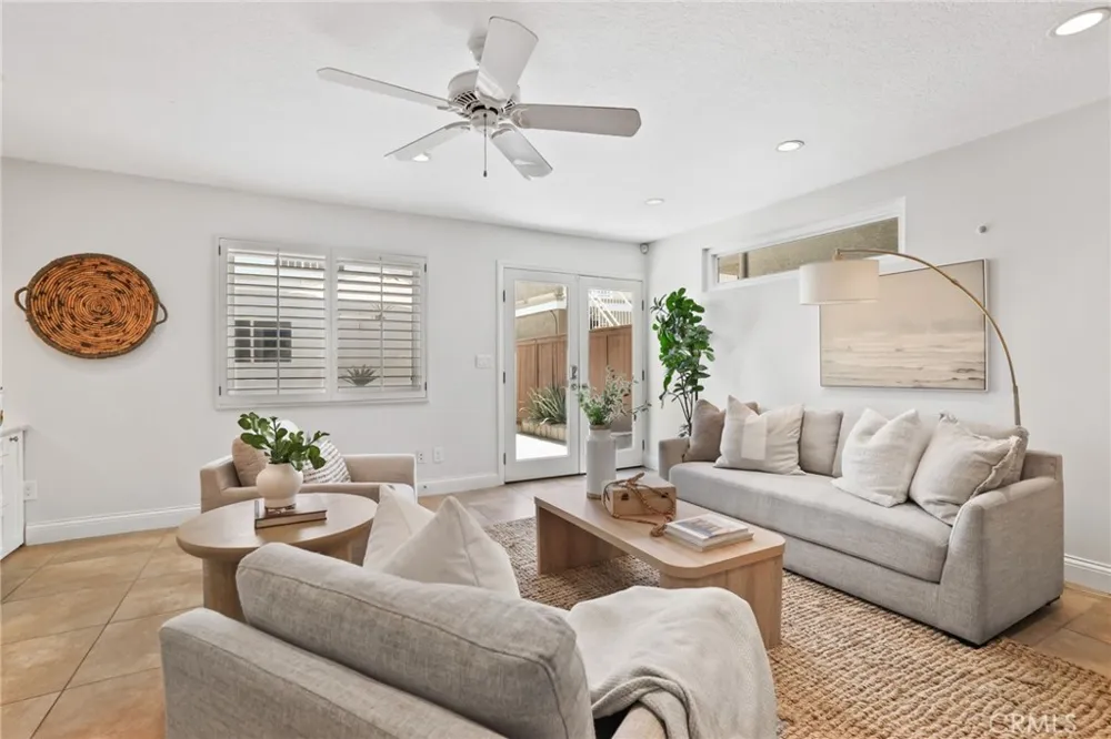 126 8th Seal Beach, CA 90740