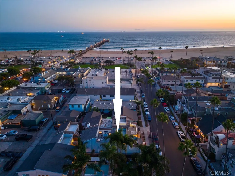 126 8th Seal Beach, CA 90740