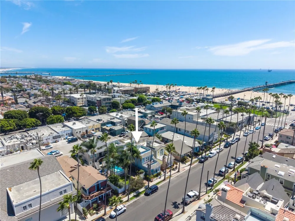 126 8th Seal Beach, CA 90740