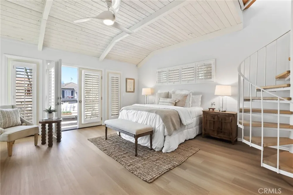 126 8th Seal Beach, CA 90740